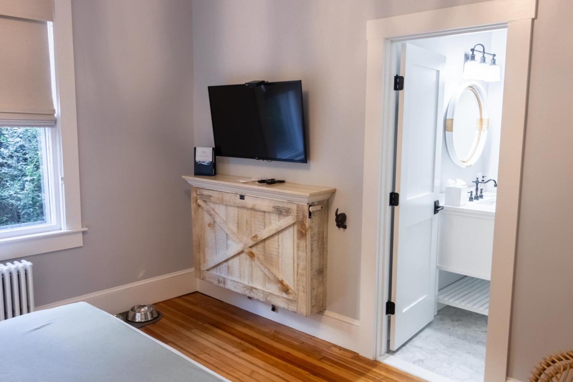 Paws On Pelham (Adults Only) Bed & Breakfast Newport Exterior foto