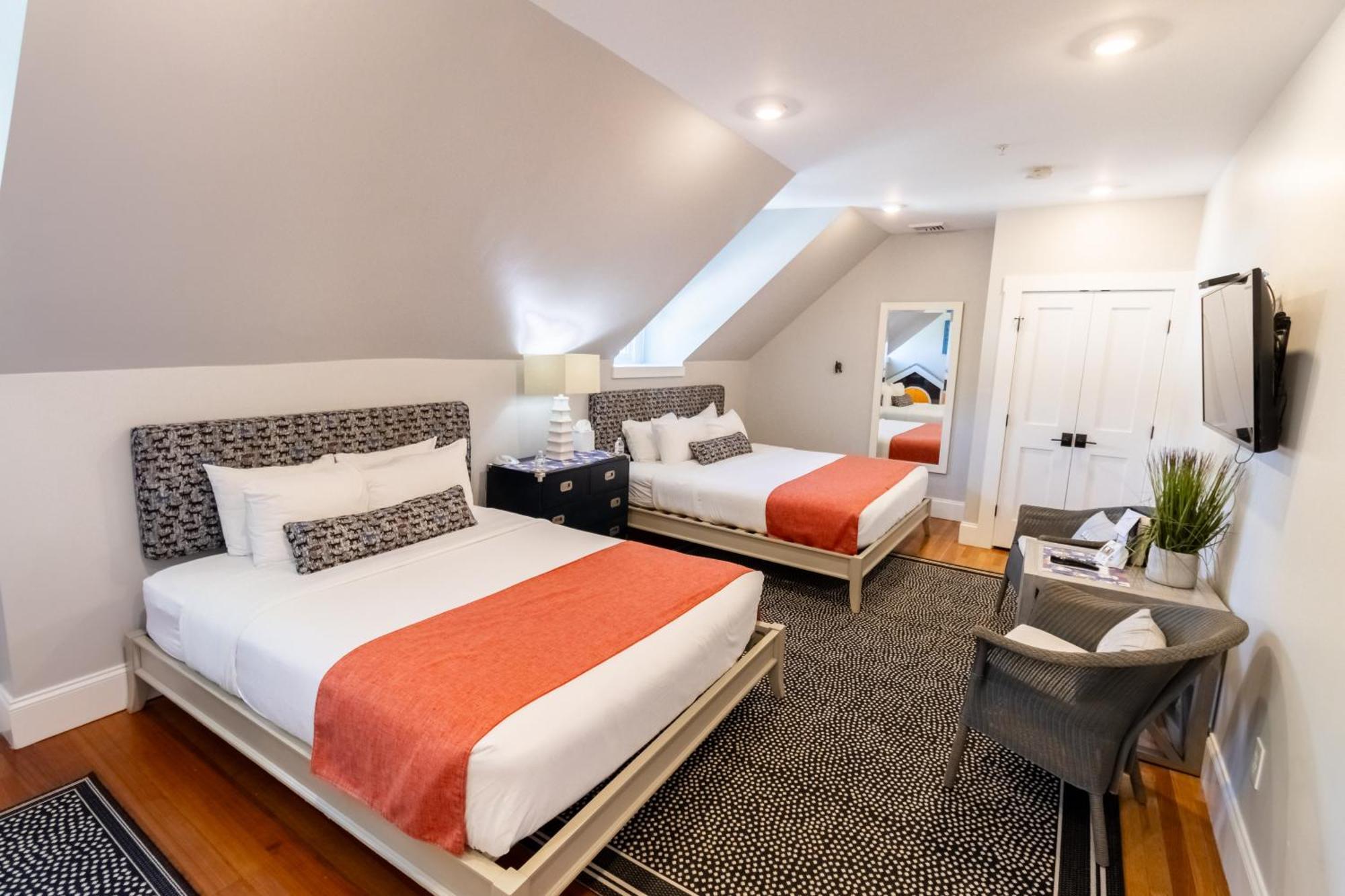 Paws On Pelham (Adults Only) Bed & Breakfast Newport Exterior foto