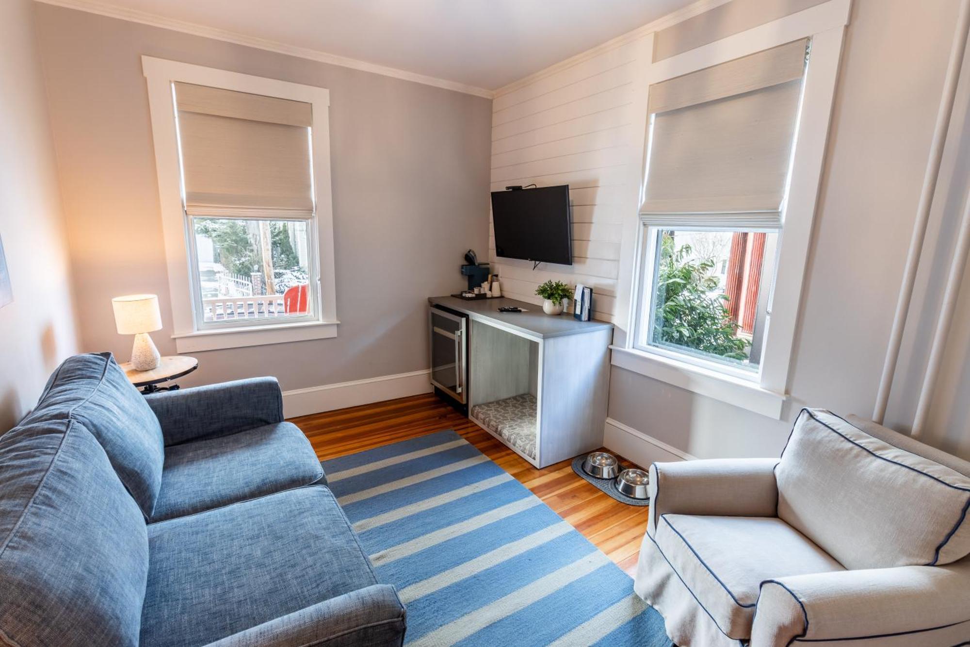 Paws On Pelham (Adults Only) Bed & Breakfast Newport Exterior foto