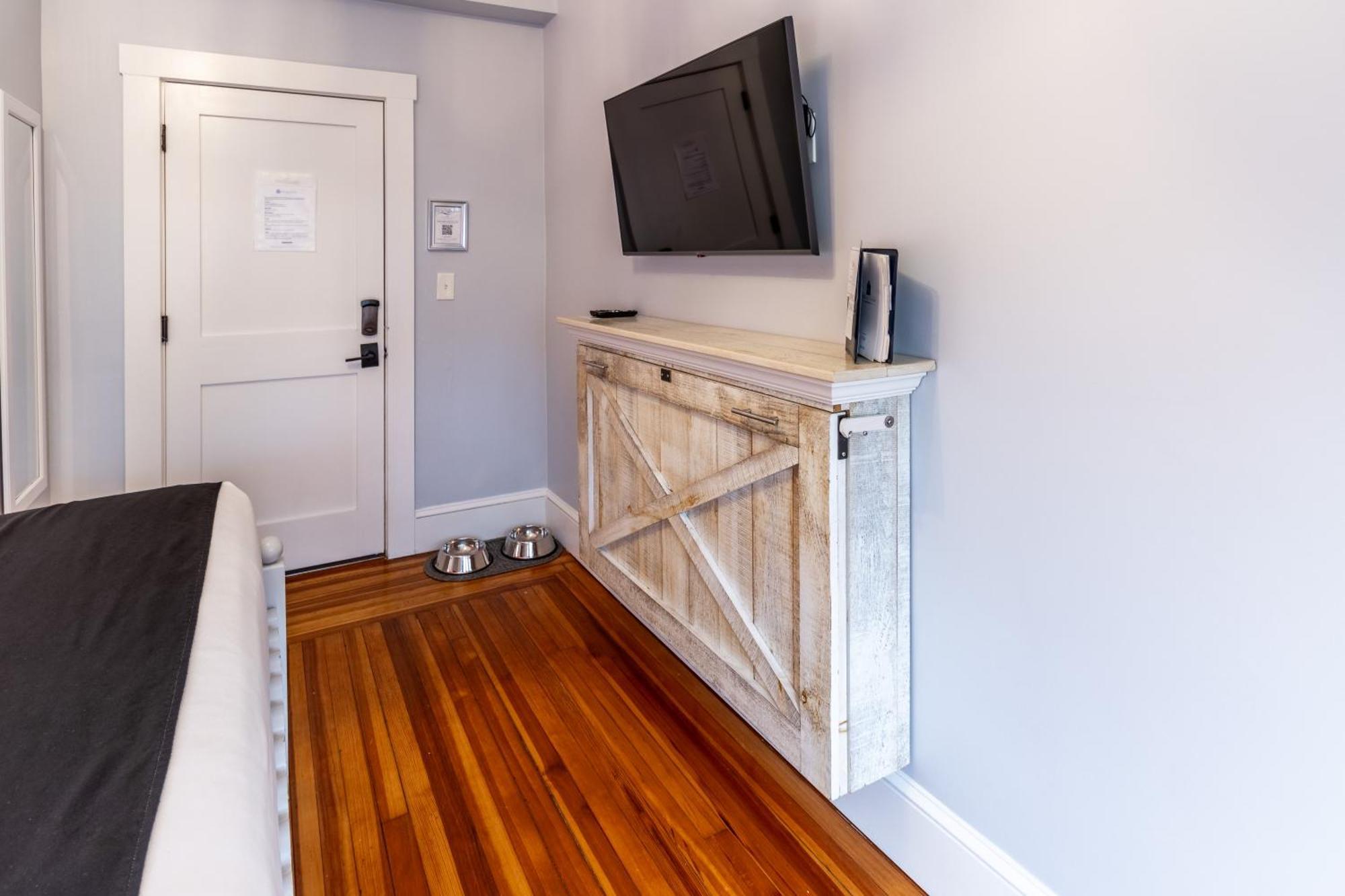 Paws On Pelham (Adults Only) Bed & Breakfast Newport Exterior foto