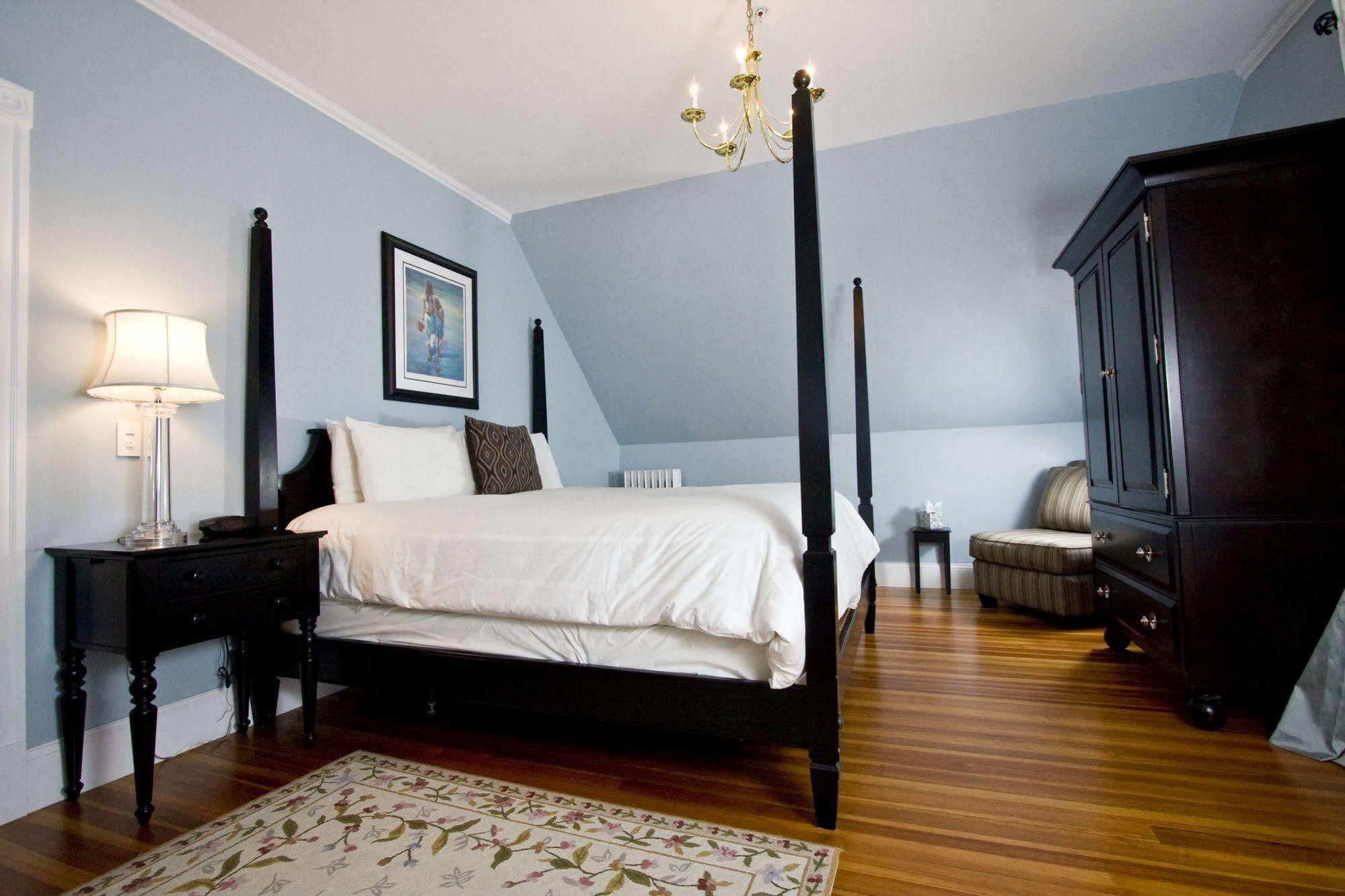 Paws On Pelham (Adults Only) Bed & Breakfast Newport Exterior foto